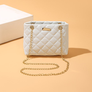 Bolso de Hombro Pequeño Acolchado y Bordado para Mujer, Estilo Casual y Elegante, Fácil de Combinar, con Cadena y Forro de Poliéster, Venta al Por Mayor - Product Image 6