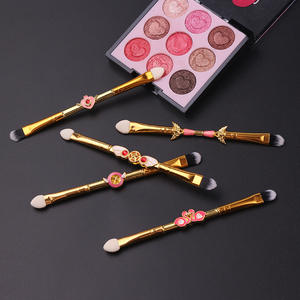 Sailor Moon / <span class=keywords><strong>Cardcaptor</strong></span> <span class=keywords><strong>Sakura</strong></span>-brocha de sombra de ojos de doble cabeza, conjunto de brochas de maquillaje doradas, regalo de maquillaje diario - Product Image 5