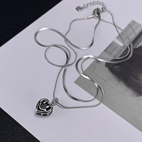 Gargantilla de corazón negro de diseñador de joyería de moda, collar de corazón en capas de acero inoxidable que no se deslustra