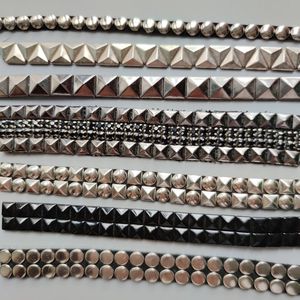 ริบบิ้นตกแต่งแบบร็อคแอนด์โรลเมทัล ประดับหมุดและตะปู ติดบนหมวกด้วยการรีด - Product Image 1