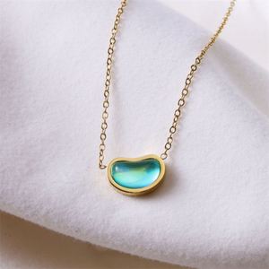 Collier simple et populaire en acier inoxydable plaqué or avec breloque en cristal - Product Image 3