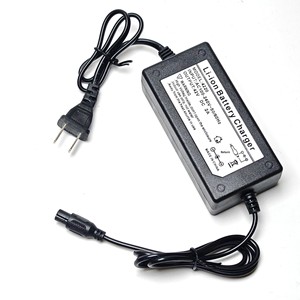 <span class=keywords><strong>Chargeur</strong></span> 42V 2A <span class=keywords><strong>pour</strong></span> trottinette électrique auto-équilibrante à deux roues, skateboard, véhicule gyroscopique, batterie lithium, charge rapide intelligente 84W - Product Image 1