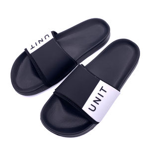 Cómodas <span class=keywords><strong>sandalias</strong></span> deslizantes de suela gruesa superior con parche de goma de PVC personalizado para hombres y mujeres - Product Image 2