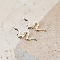 Mode 14K/18K solide or jaune Animal mode serpent en forme de boucles d'oreilles à filetage interne Piercing bijoux pour femmes filles