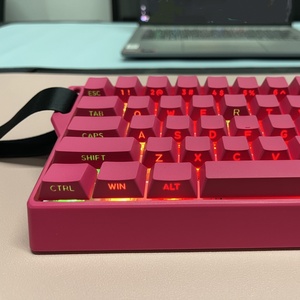 Bán buôn Magenta màu xách tay 68 phím Tri chế độ RGB Backlit Bàn Phím Cơ khí với Ribbon - Product Image 6