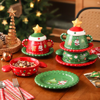 Mug en céramique de Noël avec couvercle en forme de sapin et couvercle en forme de bonnet de Père Noël, poignée à double rayures avec bouton étoile, ensemble de tasses, bols et soucoupes de fêtes, vente en gros