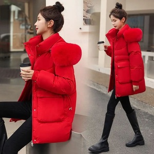 Cappotti Invernali <span class=keywords><strong>da</strong></span> <span class=keywords><strong>Donna</strong></span> Spedizione Gratuita in <span class=keywords><strong>Piumino</strong></span> d'Anatra Bianca Modello MIDI Sciolto Imbottito con Ampio Collo in Pelliccia - Product Image 3
