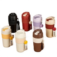 Mug Kopi Vakum Isolasi 24 oz dari Baja Tahan Karat 304 dengan Sarung Silikon, Tutup Lipat, Tali Pergelangan Tangan yang Dapat Dilepas - Desain Sporty