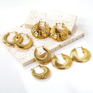 Pendientes de Aro Gruesos Irregulares con Forma de Corazón Hueco, Chapados en Oro de 18k, Hipoalergénicos, Antideslustre, Estilo Serpiente, Venta al por Mayor - Product Image 2