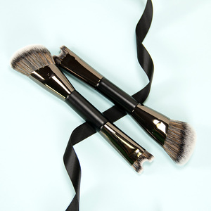Pinceau de maquillage double embout personnalisé, manche en bois, poils synthétiques en nylon, virole noire, haute élasticité, idéal pour les voyages et comme cadeau de vacances - Product Image 2