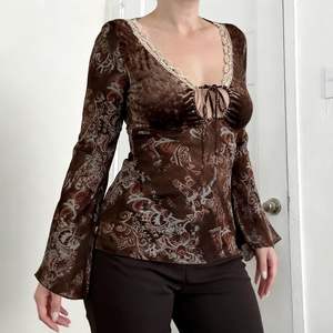 เสื้อท่อนบนสำหรับผู้หญิง ผ้าวิสโคส โพลีเอสเตอร์ แขนบาน แต่งลูกไม้ เสื้อถักเนื้อนุ่ม ความหนาปานกลาง ลายพิมพ์ - Product Image 4