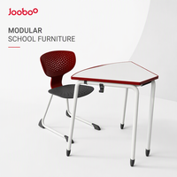 Meubles d'école modernes, ensemble de chaise et de bureau triangulaire pour étudiants en salle de classe universitaire
