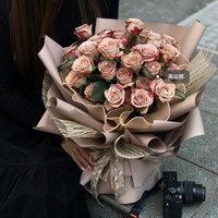 Kertas Kemasan Buket Matte Tahan Air Sintetis Dua Sisi PE Ramah Lingkungan Warna Solid Warna Macaron Kemasan Hadiah Florist
