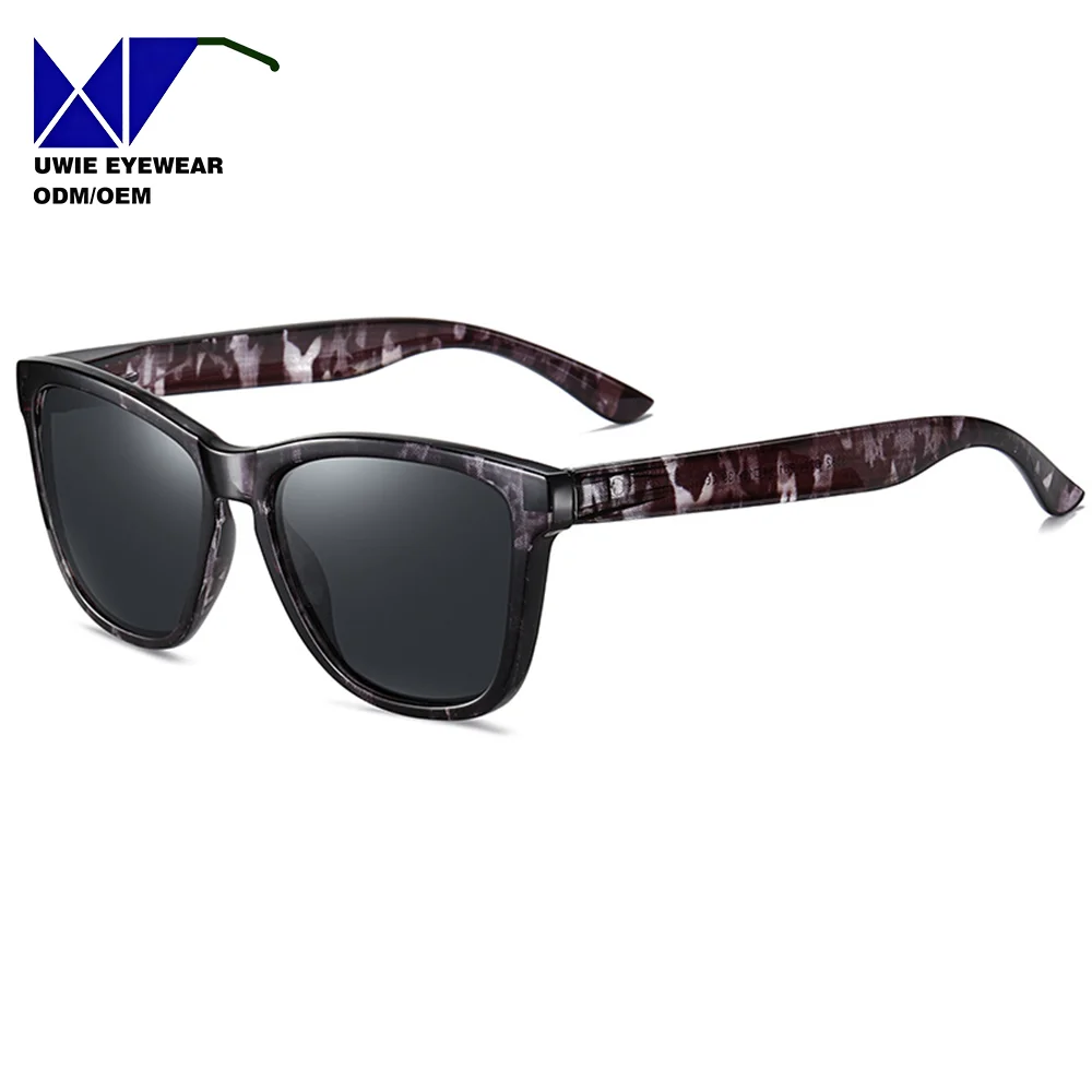 Lentes tintadas en gris con rejilla fina de tinta china.