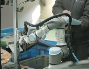 Robot collaboratif haute vitesse UR18, moteur principal, charge utile de 18 kg, portée de 950 mm, entraînement servo-électrique 6 axes, IP65, garantie 1 an - Product Image 3