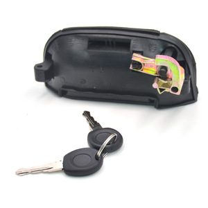 Poignée de porte avant droite Volkswagen 701837206 avec 2 clés, pièce de rechange en plastique - Product Image 3