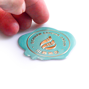 Tùy Chỉnh In Cao Cấp Rượu Vang Logo Kim Loại Nhãn Vinyl Epoxy Sticker Cho Rỗng Chai Rượu Vang Cho Nến Và Thủ Công Sử Dụng - Product Image 3