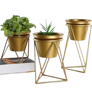 Support de jardinière en métal fini or triangulaire de taille moyenne décoration de jardin à domicile entrée extérieure utilisation de sol pot de fleur chambres - Product Image 1