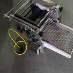 Machine à Tortillas Automatique 220V Grande Capacité 12 Pouces avec Contrô<span class=keywords><strong>le</strong></span> de l'Épaisseur Style Mexicain – Vente en Gros - Product Image 6