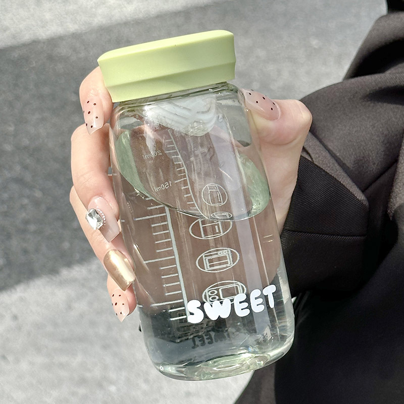Vaso de plástico dulce verde