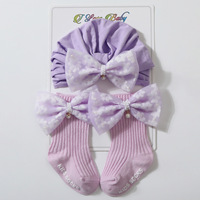 Ensemble assorti bonnet et chaussettes pour bébé, nouveau modèle 2026, en dentelle ajourée respirante avec nœud, style foulard perlé
