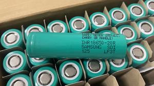 Prix d'usine <span class=keywords><strong>INR18650</strong></span> <span class=keywords><strong>20R</strong></span> 2000mah 2200mah 2600mah 2800mah Batteries lithium-ion 3.7v 18650 Pack de batteries rechargeables Li-ion - Product Image 2