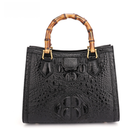 Sac fourre-tout femme nouveau 2026 grande capacité en cuir crocodile avec poignée en bambou vente en gros