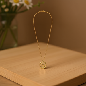 Collana in acciaio inossidabile con ciondolo a forma di lettera S da 1,9 cm, tono oro, gioielli alla moda per donna - Product Image 2