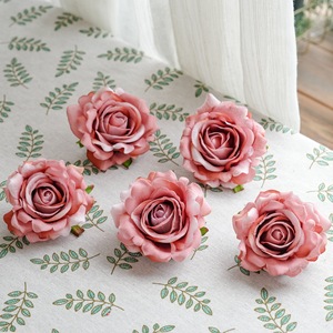 Fleur artificielle en velours Ruyi, tête de rose rose foncé, tissu tissé, décoration de mariage - Product Image 1