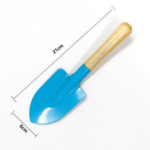 Râteau en plastique vert avec manche en bois, longueur 15 cm, 3 dents de 7 cm, pour jardin et plage - Product Image 4