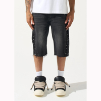 Shorts en denim noir premium délavé vintage, shorts pour hommes personnalisés avec strass, ourlet brut, fermeture éclair latérale, style streetwear, confort et style se rencontrent
