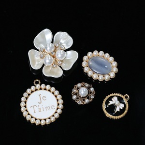 Viral Crocs DIY Charms, Parel Bloem & Strass Gesp Set voor het Versieren van Telefoonhoesjes, Metalen Sieraden met Edelstenen - Product Image 4