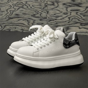 Zapatillas Blancas con Plataforma de 6 cm para Primavera 2025, Perfectas para Hombres y Mujeres, Cómodas, Casuales, para Parejas, con Suela Gruesa - Product Image 1