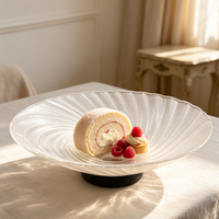 Bol à fruits en verre blanc texturé avec base noire, plat de service décoratif en verre à large ouverture pour la décoration de table à la maison