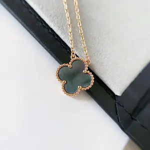 High-end Four-leaf Clover Necklace Full Diamond White Exquisite Crystal Necklace Fashion Luxury Charm Lady Accessories