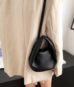 Nouveau sac nuage plissé coréen haut de gamme pour femmes, avec design de niche, sac à main pour femmes - Product Image 5