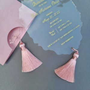 Di lusso Custom nomi iniziali in lamina d'oro tasca in velluto con carta di nozze in acrilico trasparente e nappa per eventi di nozze - Product Image 4