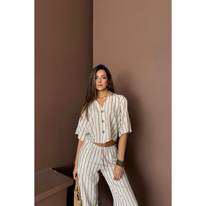 Conjunto de Mono y Pantalones Cortos para Mujer en Color Beige, Top Corto a Rayas y Pantalones Holgados de Modal - Product Image 4