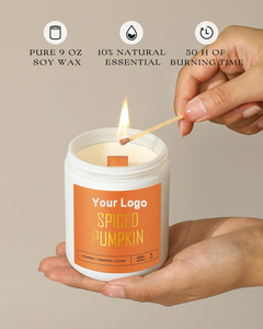 Bougie pilier artisanale en cire de soja écologique parfumée à la cannelle et à l'épices de <span class=keywords><strong>citrouille</strong></span>, avec mèche en bois et couvercle en métal pour les fêtes/Noël - Product Image 3