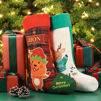 Chaussettes de Noël en peluche rennes du Père Noël, garniture en fausse fourrure tissée, sac magique pour enfants, à suspendre au foyer, pour le rangement de cadeaux, 24 pouces, rouge