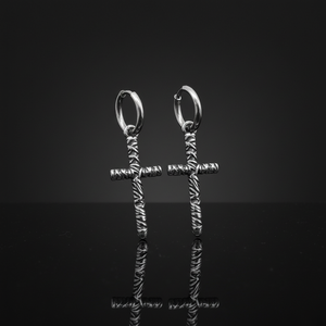 Aros Huggie para Hombre, Acero Inoxidable 316L Hipoalergénico, Diseño Trenzado con Cruz, Estilo Vintage Punk Gótico - Product Image 1