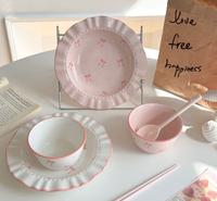 Service de vaisselle en porcelaine rose motif cœur et nœud papillon, mignon et kawaii, émaillé sous glaçure, assiettes et bols portables pour la maison et la restauration