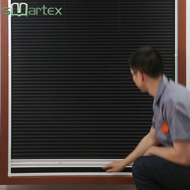 Retractable and Easy Installation 100% Polyester Pleated Insect Screen Window With Mosquito Net
