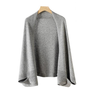 Chal de Cachemira Tejido con Mangas Murciélago para Mujer, Suave y Cálido, con Frente Abierto, Bufanda Envolvente para Otoño Invierno, Uso Diario y Fiestas - Product Image 5