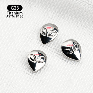 ต่างหูเจาะริมฝีปากรูปหน้ากากเอเลี่ยน ไทเทเนียม G23 F136 7 มม. เครื่องประดับเจาะร่างกายสำหรับทุกเพศ - Product Image 3