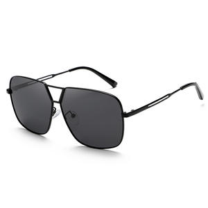 Lunettes de soleil polarisées Greyjack, monture en métal, noires, unisexes, protection UV400, design hexagonal, verres TAC - Product Image 2