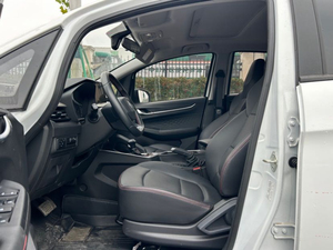 Geely Livan X3 Pro 1.5T CVT 2025 – Mini SUV Compact d'occasion à faible kilométrage, direction à gauche, essence, finition R16, en stock - Product Image 3