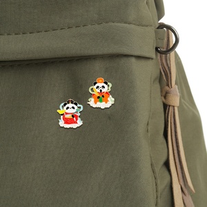 Spilla Panda <span class=keywords><strong>a</strong></span> Cinque Vie del Dio della Fortuna 2025 - Regalo per il Festival di Primavera che Attira Ricchezza e Buona Fortuna - Animale Tesoro Nazionale per il Nuovo Anno - Product Image 4