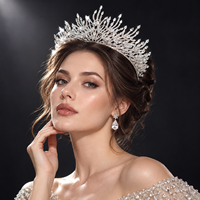 Sisir Rambut Pengantin Elegan Buatan Tangan dengan Mutiara Porselen dan Zirkonia Kubik, MOQ Rendah, Dapat Disesuaikan, Aksesoris Gaya Rambut Pengantin