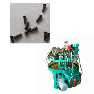 Machine de fabrication de mamelons de rayons de <span class=keywords><strong>roue</strong></span> de vélo de <span class=keywords><strong>moto</strong></span> avec mamelons bon marché et durables ou fabrication de mamelons de verrouillage - Product Image 1